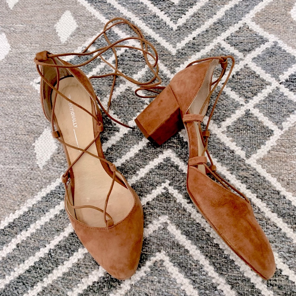 Intentionally Blank cognac suede almond toe lace up shoes 🤎